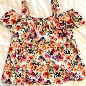➕ Off Shoulders floral top ➕